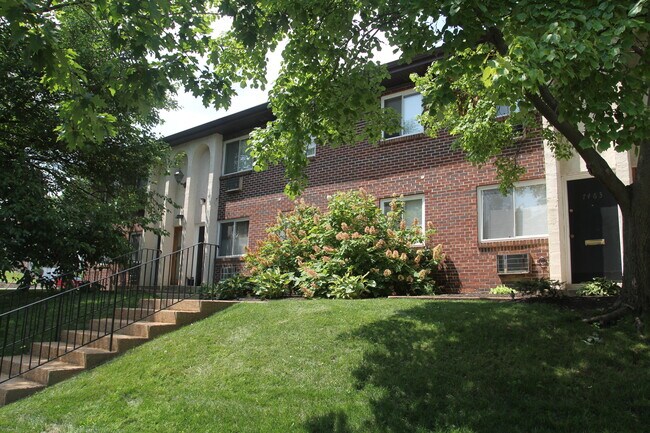 Foto del edificio - 7457 Williams Ave