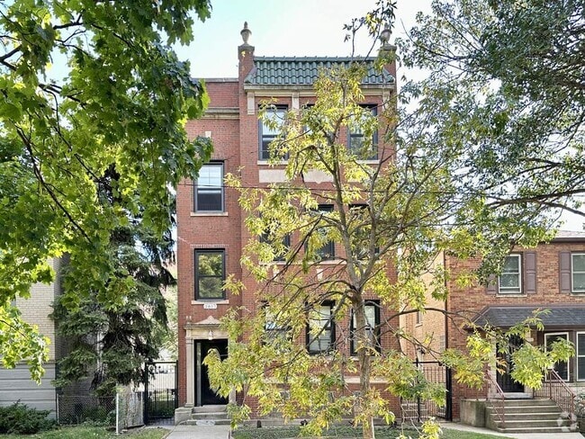 Building Photo - 2617 W Rascher Ave