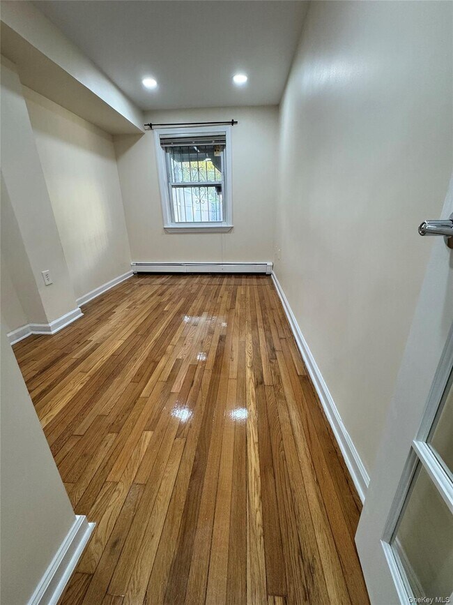 Foto del edificio - 1481 Needham Ave