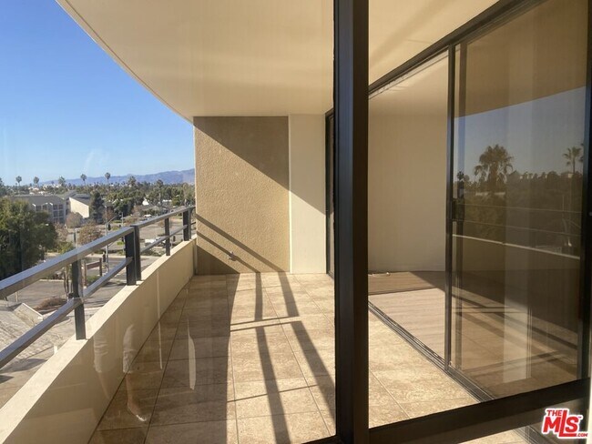 Foto del edificio - 4265 Marina City Dr