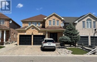 Building Photo - 57 Fallstar Crescent