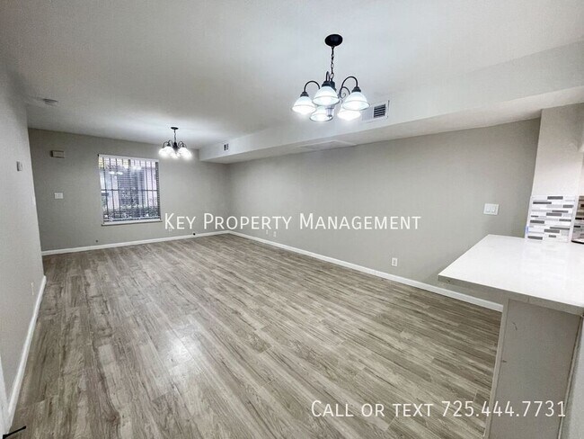 Building Photo - MODERN 2 BED, 1.5 BATH TOWNHOME LOCATED IN...