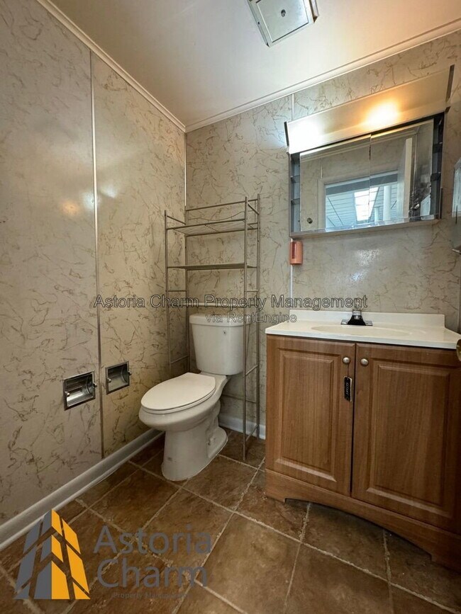 Foto del edificio - 2107 N Charles St