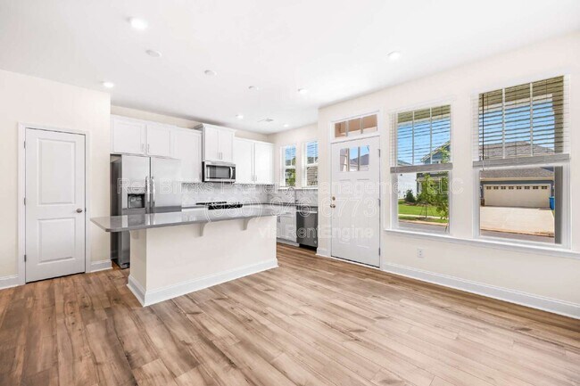 Foto del edificio - 1528 Cedar Tree Dr