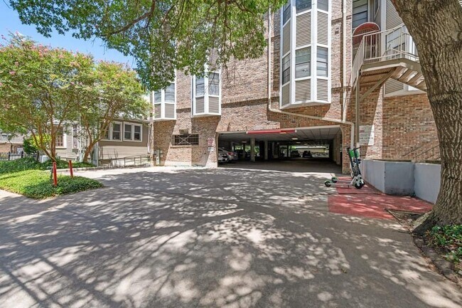 Foto del edificio - 915 W 23rd St