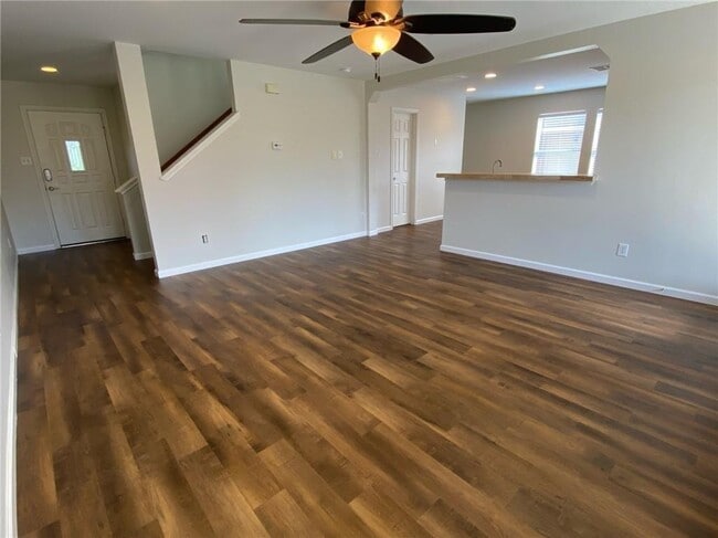 Building Photo - 141 Ruby Lake Dr