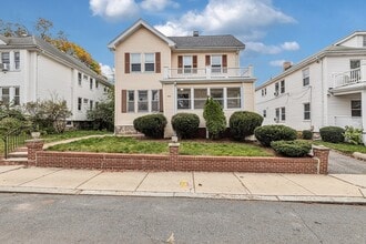 Building Photo - 204 Maple St Building Photo - 204 Maple St