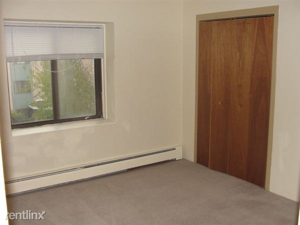 Building Photo - 628 9th St