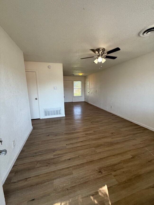 Foto del edificio - 2403 N Osage St