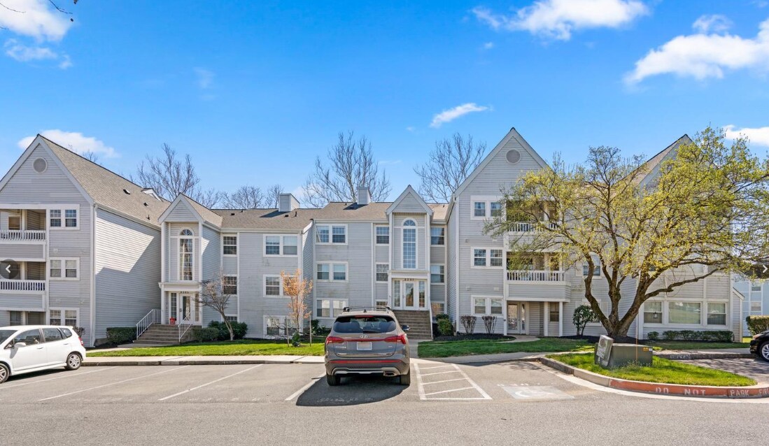 Building Photo - 8387 Montgomery Run Rd