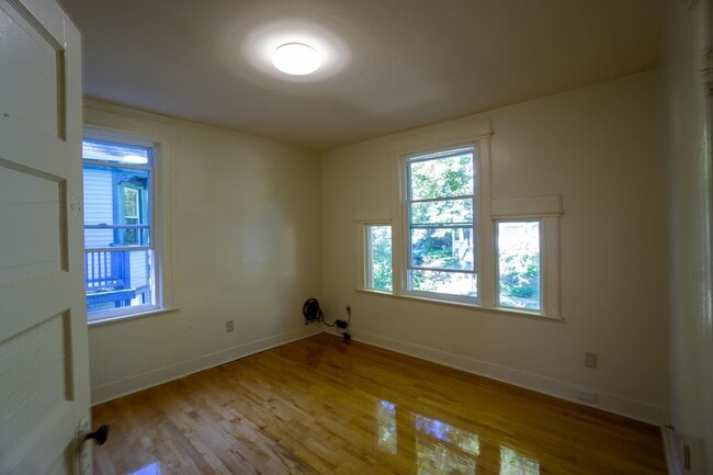 Building Photo - 509 Columbus Ave