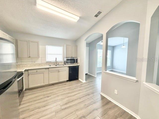 Foto del edificio - 1081 Leeward Dr