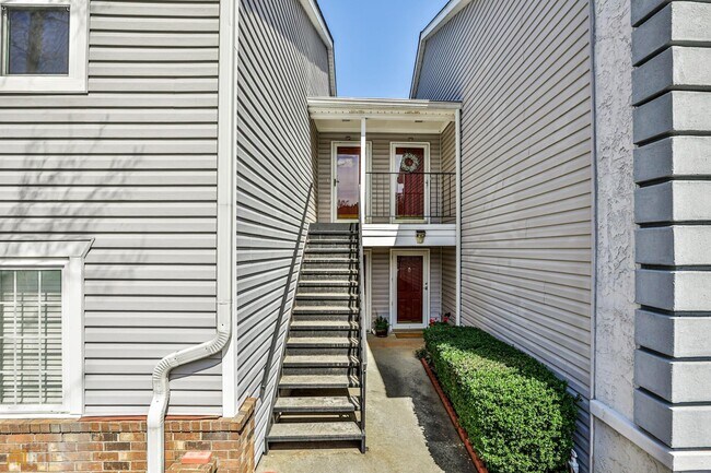 Foto del edificio - 12 Hampshire Ct