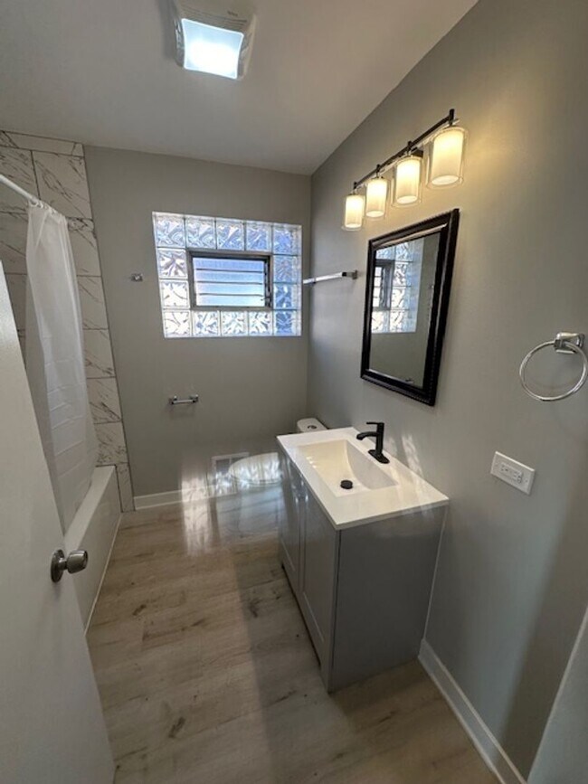 Foto del edificio - Large single family house in great condition