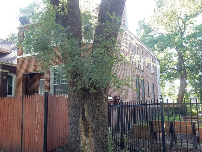 Foto del edificio - 6036 S Green St