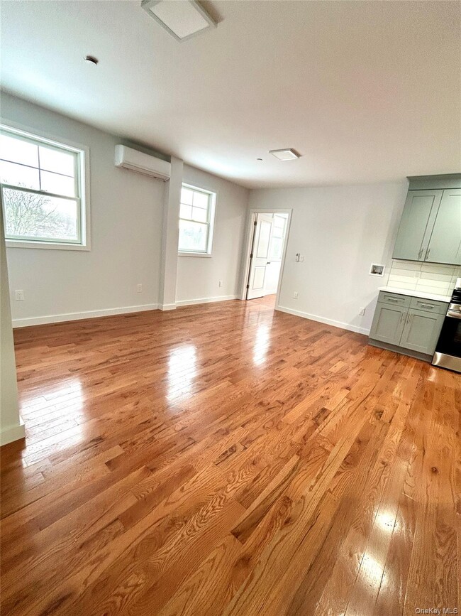 Building Photo - 99 Main St