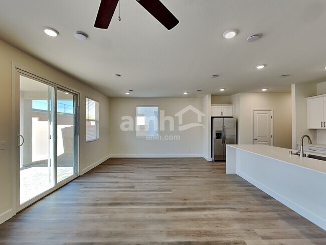 Building Photo - 8882 Dwarf Chin Ave