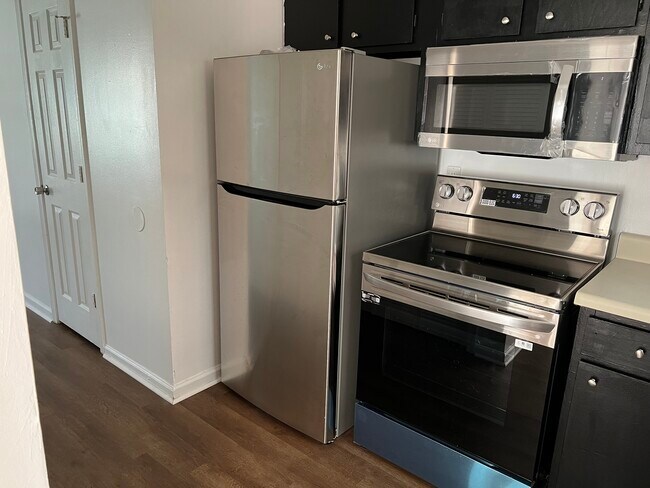 Foto del edificio - 2403 Cragstone Ct