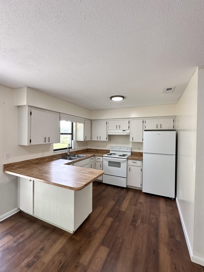 Foto del edificio - 671 SW Bird Ave