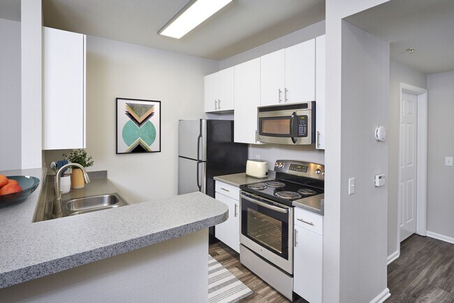 Foto del edificio - Bear Valley Park Apartments