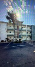 Building Photo - 1832 Sunny Dr