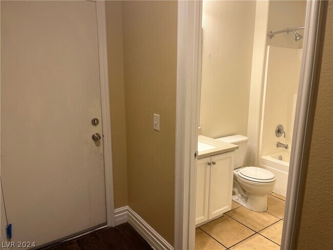 Building Photo - 317 Dogleg Dr