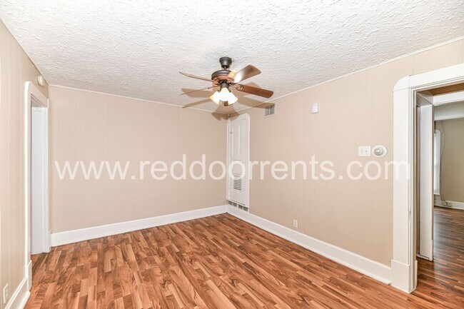 Foto del edificio - Available now!