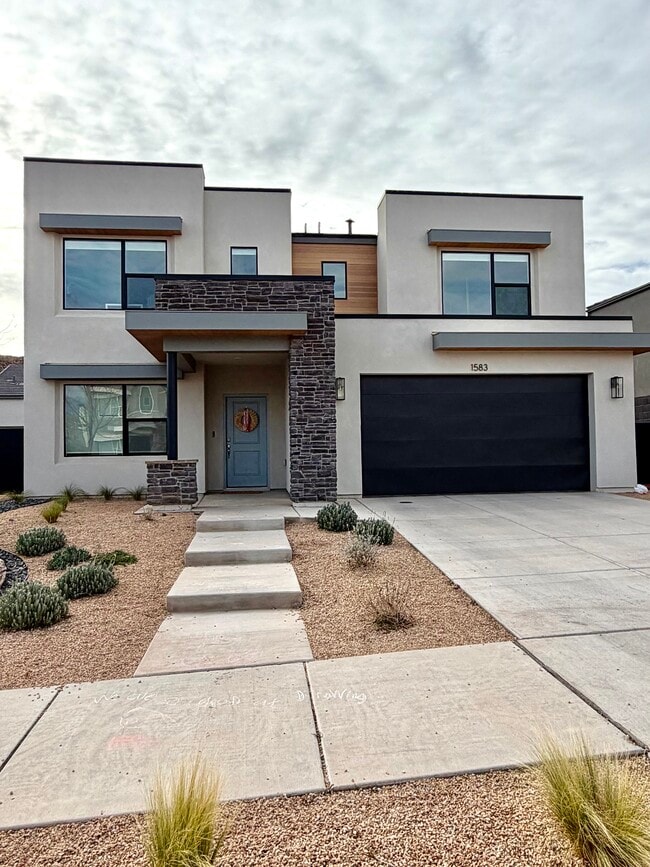 Building Photo - 1583 E Star Spgs Dr