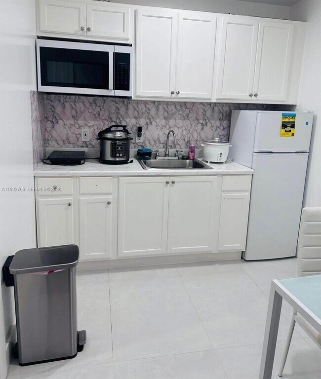 Foto del edificio - 1023 NW 3rd Ave