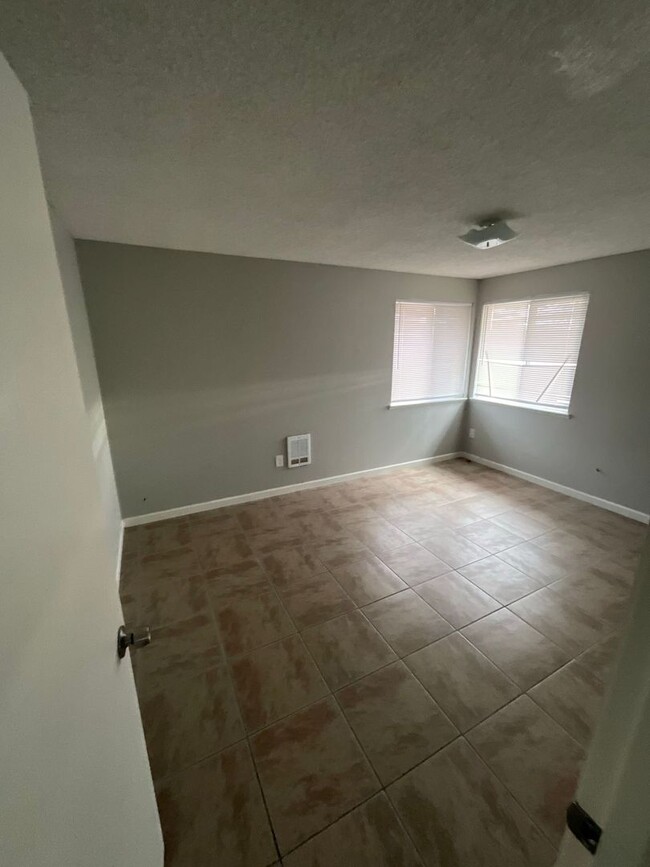 Foto del edificio - 2 Bedroom Duplex in Prineville