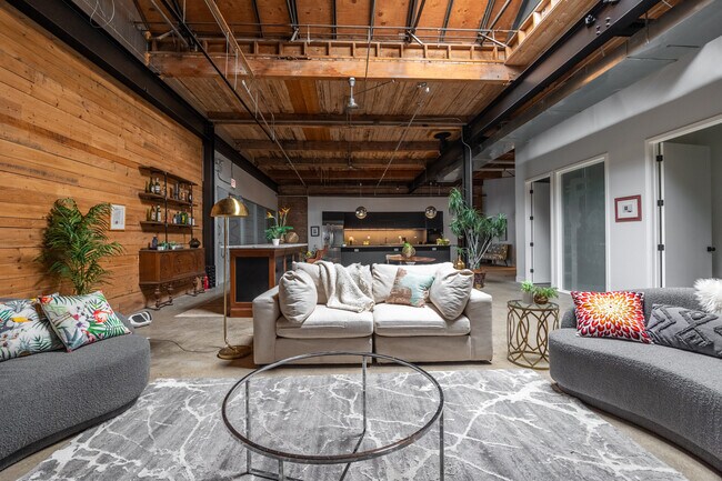 Foto del edificio - 3134 W Carroll Ave