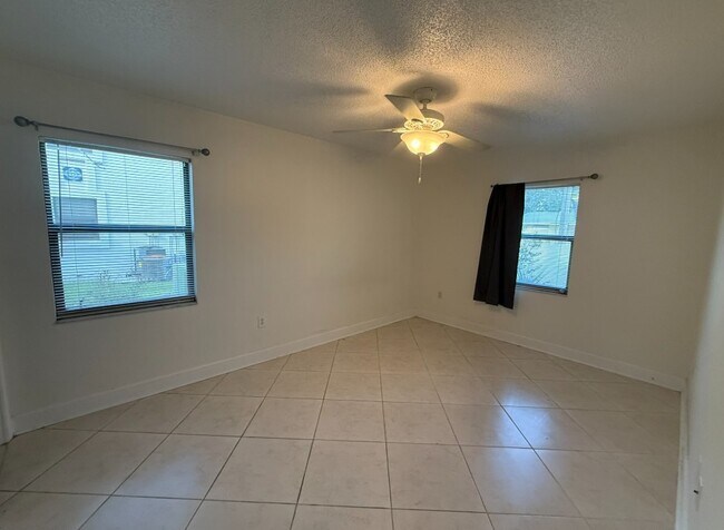 Foto del edificio - 631 N Orange Ave