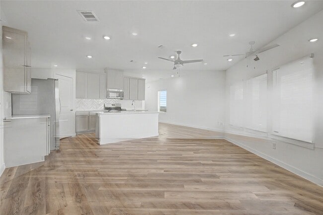 Building Photo - 2629 McHenry Lndg Ln