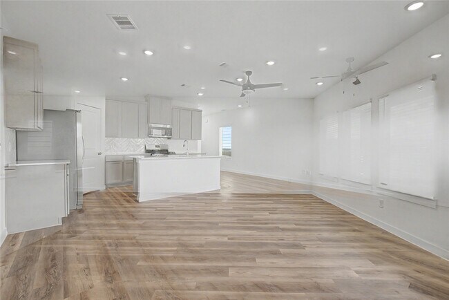 Foto del edificio - 2629 McHenry Lndg Ln