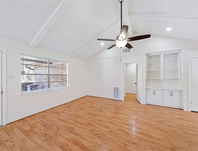 Foto del edificio - 14006 Briarworth Dr