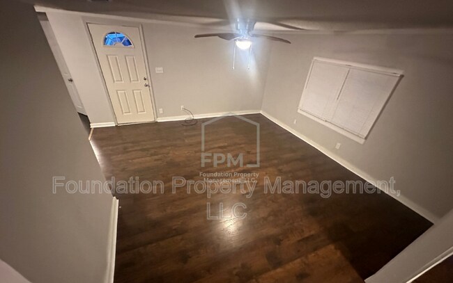 Building Photo - 2933 College St