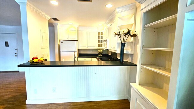 Building Photo - 1935 Cobia Dr