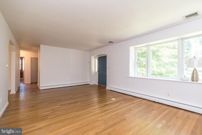 Foto del edificio - 932 Croton Rd