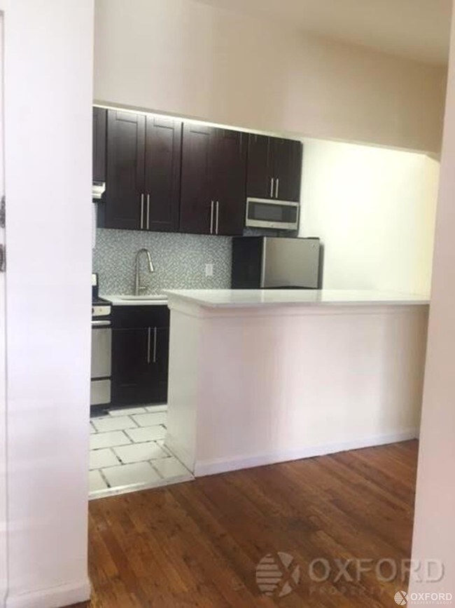 Foto del edificio - 339 W 51st St