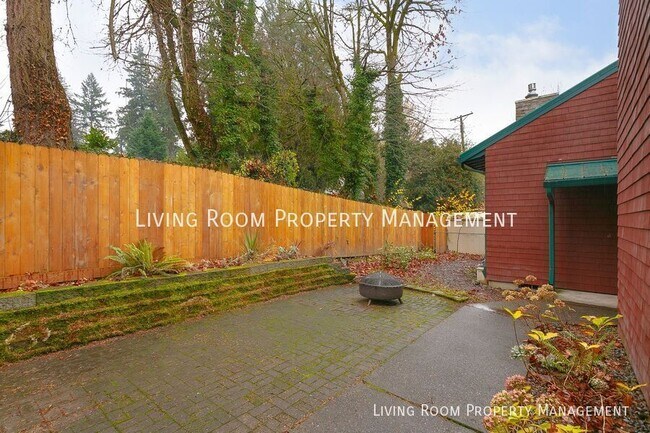 Foto del edificio - 12233 SE River Rd