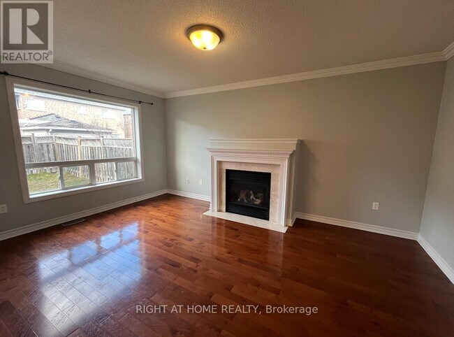 Building Photo - 22 Amboise Crescent
