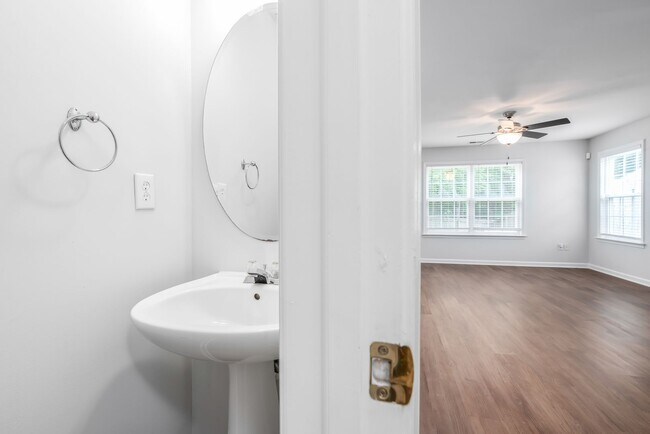 Building Photo - Spacious 3 Bedroom Home on the Wake County...