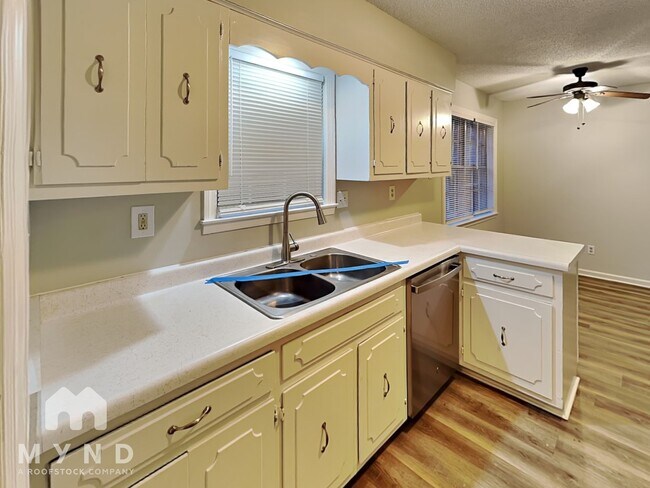 Foto del edificio - 3655 Old Brownsville Rd