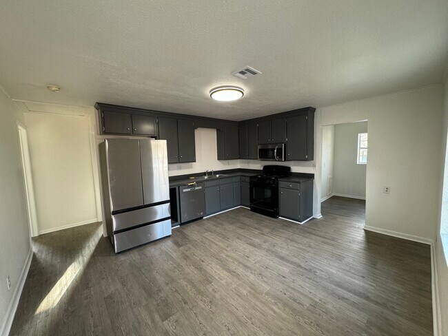 Foto del edificio - 722 W Spring St