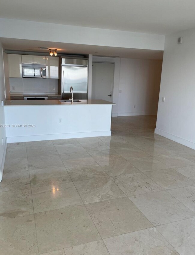 Foto del edificio - 1300 Brickell Bay Dr