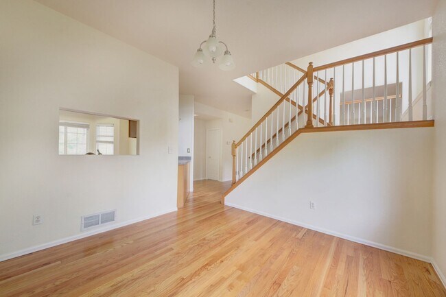 Building Photo - 1734 W Yampa St