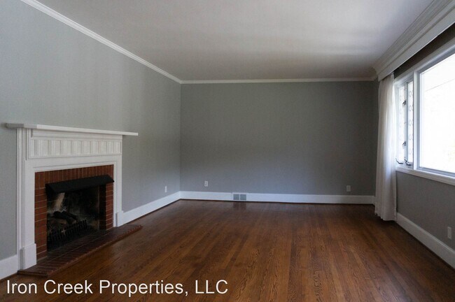 Foto del edificio - 3 br, 2 bath House - 73 Grovewood Road