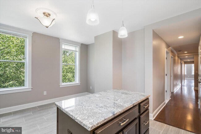 Foto del edificio - 2846 N Calvert St
