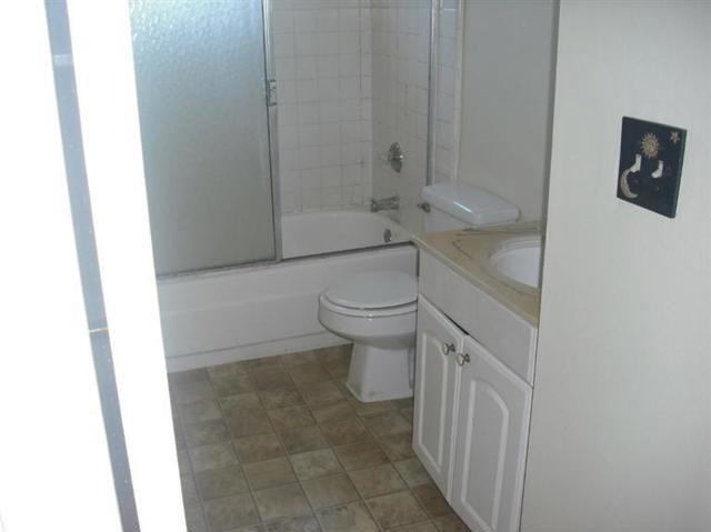 Building Photo - 2557 Yardarm Ave