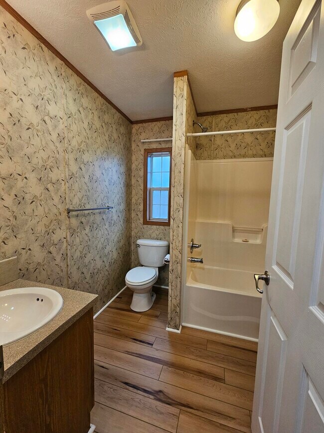 Foto del edificio - 32 Bramblewood Rd